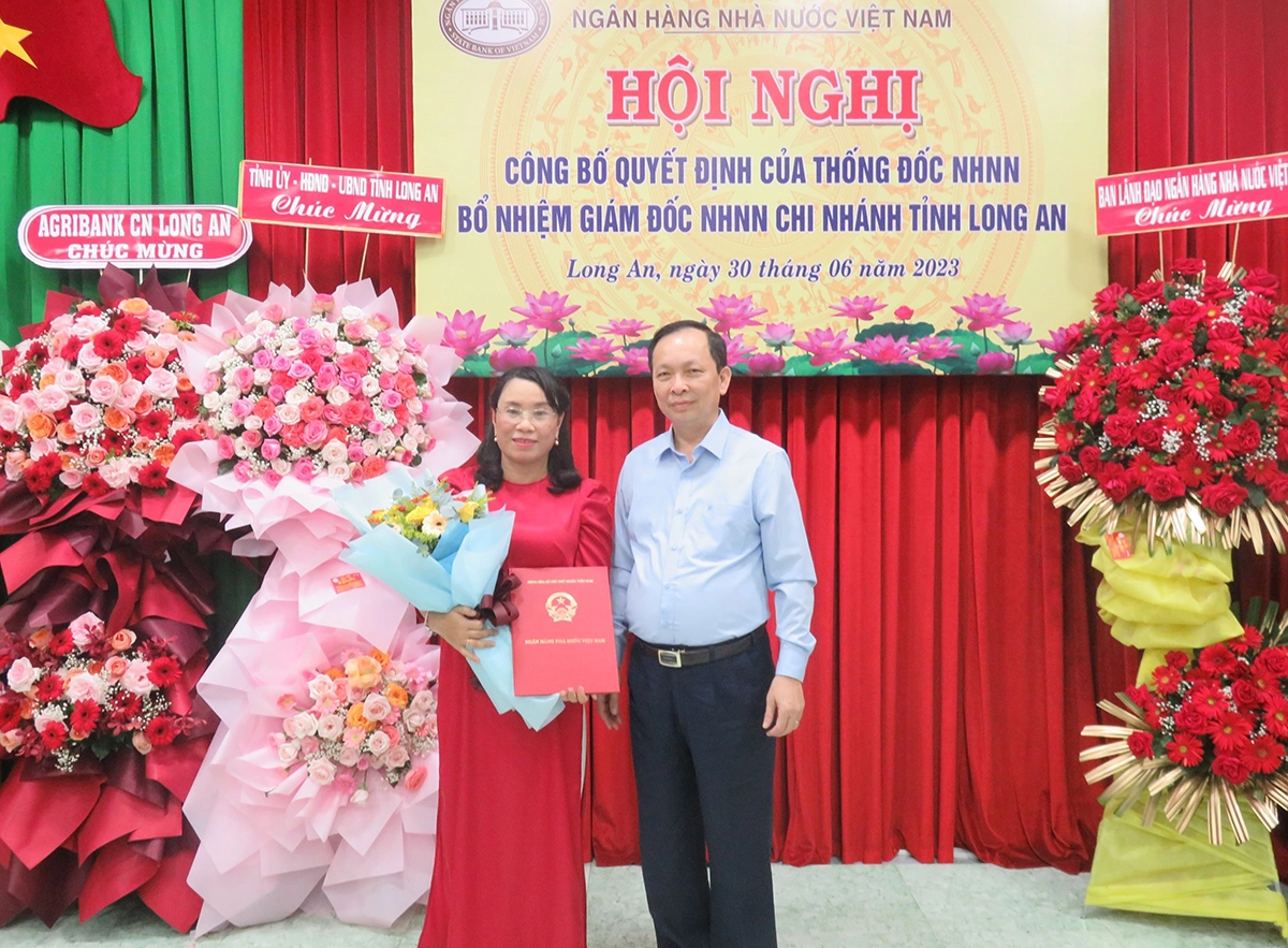 cong bo quyet dinh bo nhiem giam doc nhnn chi nhanh tinh long an