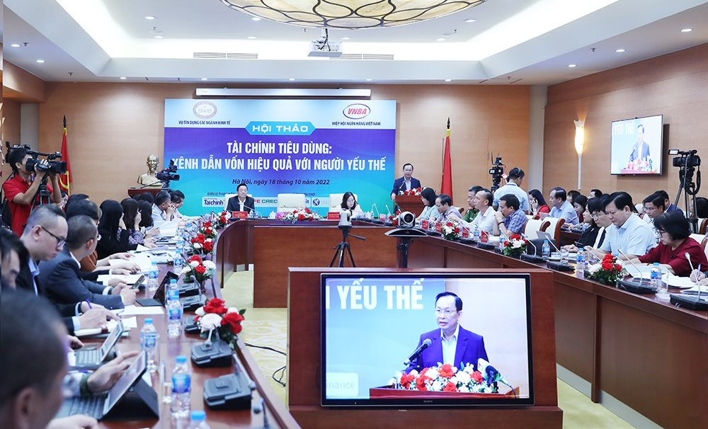 hoi thao tin dung tieu dung toan canh