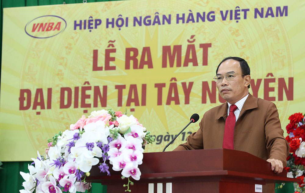 ong nguyen kim cuong giam doc ngan hang nha nuoc chi nhanh tinh dak lak