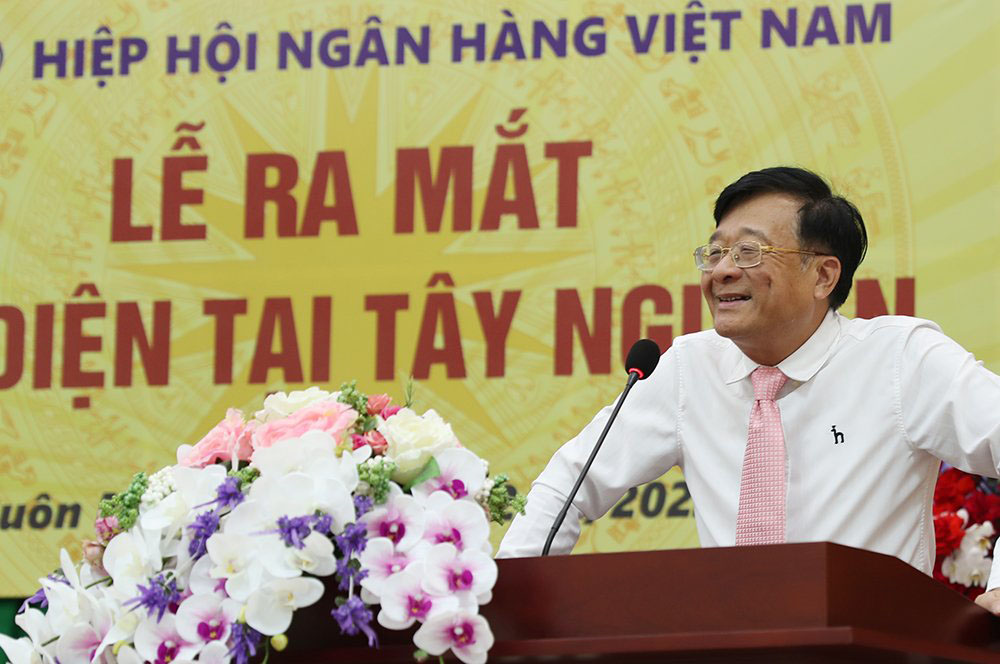 tong thu ky nguyen quoc hung phat bieu chuc mung va giao nhiem vu cho dai dien tay nguyen