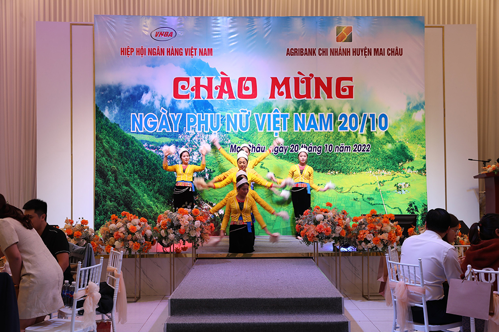 Phu nu 20 10 8