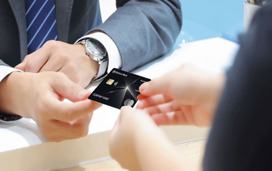 Shinhan Viet Nam ra mat the tin dung doanh nghiep MasterCard hang World