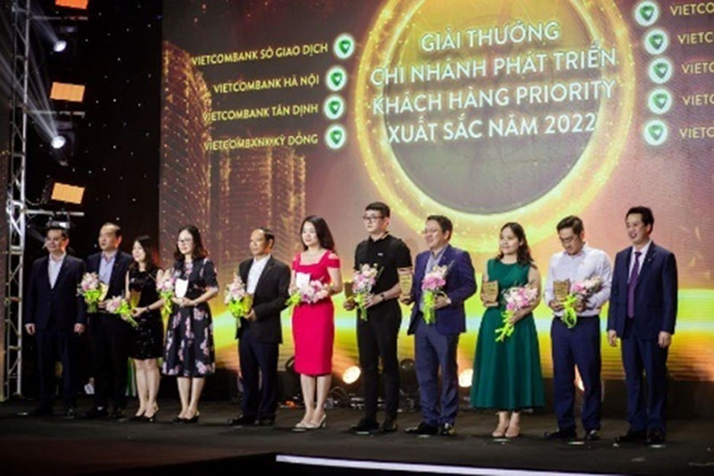 Vietcombank to chuc hoi nghi ban le 3