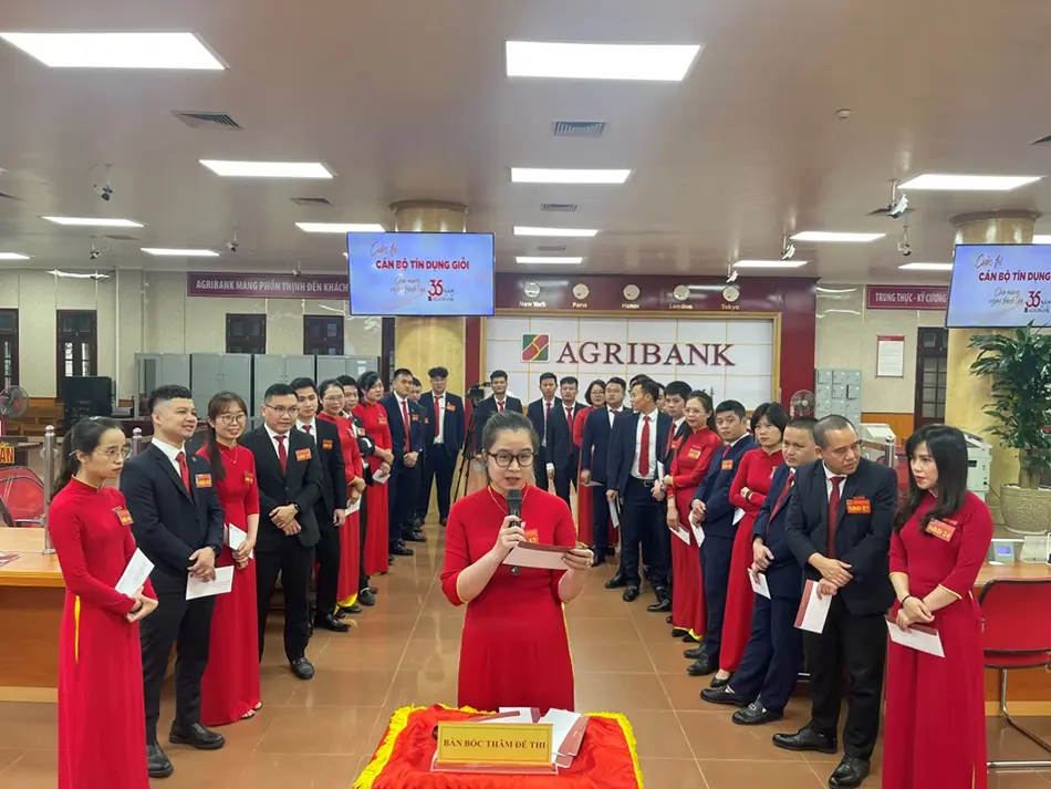 cuoc thi can bo tin dung gioi toan quoc nhiet huyet trach nhiem quyet tam ban linh4