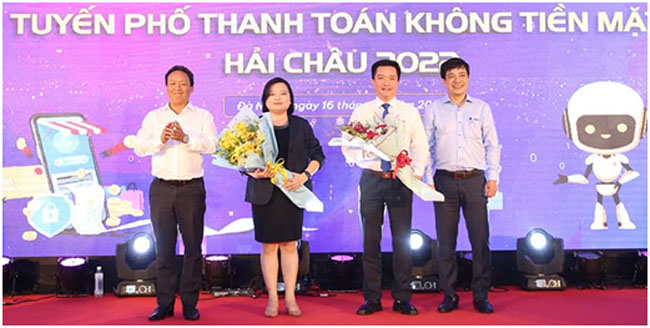 MoMo dong hanh ra mat Tuyen pho thanh toan Khong tien mat 2