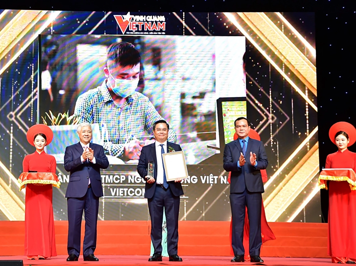 Vietcombank là một trong 5 tập thể được vinh danh tại Chương trình Vinh quang Việt Nam lần thứ 18 năm 2023