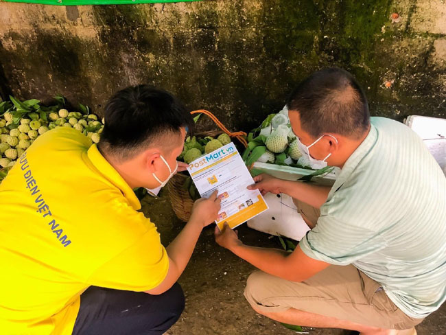 Vietnam Post tang toc dua nong dan len san thuong mai dien tu 2