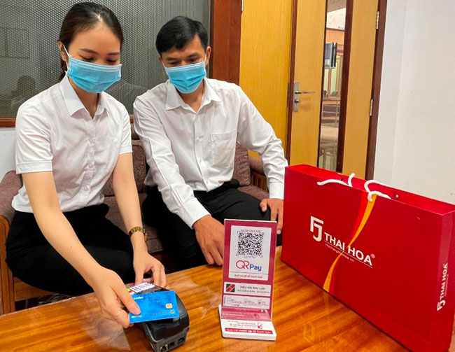 Agribank thuc day thanh toan khong dung tien mat 3
