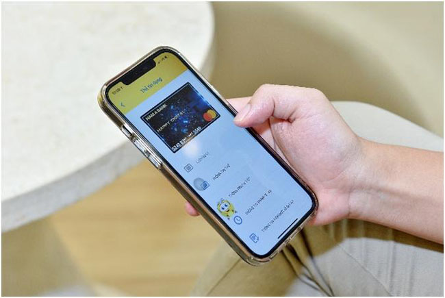 Chu the tin dung NamABank duoc giam toi 1 trieu dong 4