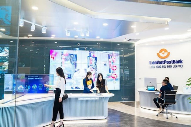 LienVietPostBank tang trai nghiem dich vu 2