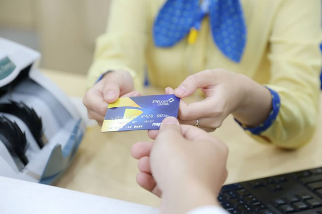PVcomBank tiep tuc khang dinh vi the voi 03 giai thuong quoc te 3