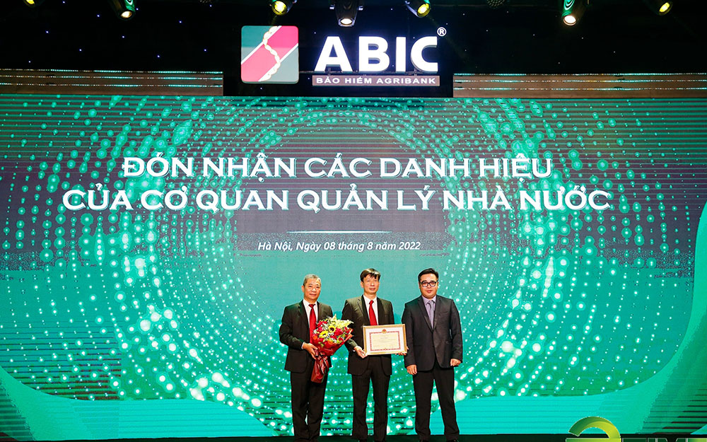 San pham Bao an tin dung cua ABIC duoc vinh danh Top 10 San pham Dich vu Tin dung Viet Nam
