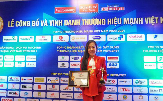 Techcombank duoc vinh danh top 10 thuong hieu manh Viet Nam 2