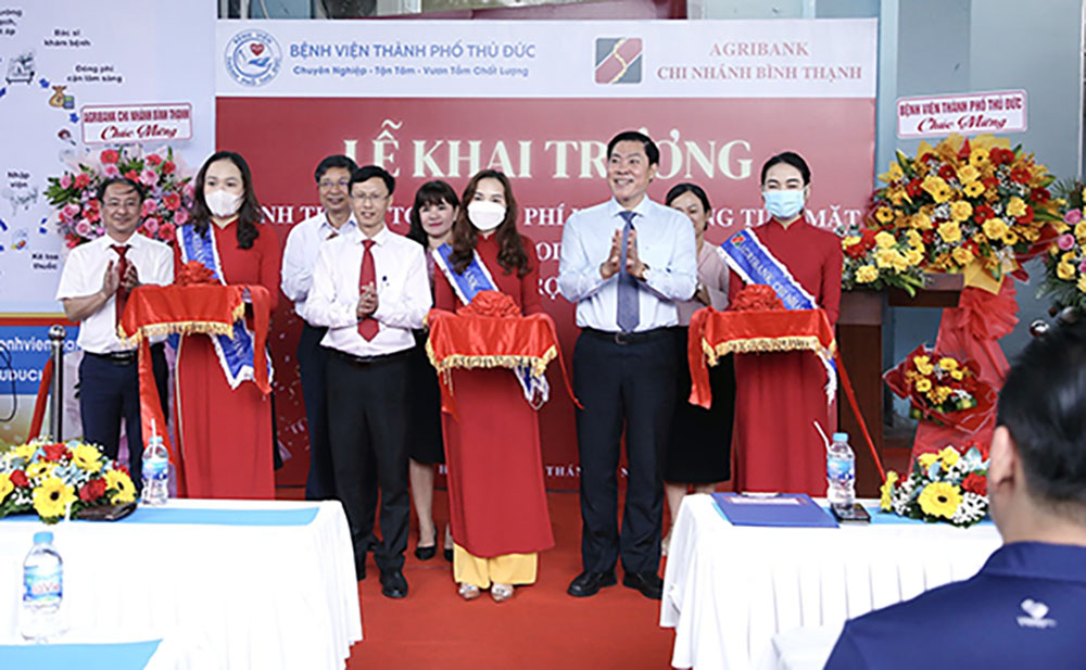 Agribank Bình Thạnh cung cấp giải pháp thanh toán và tài trợ 500 triệu đồng cho Bệnh viện TP. Thủ Đức