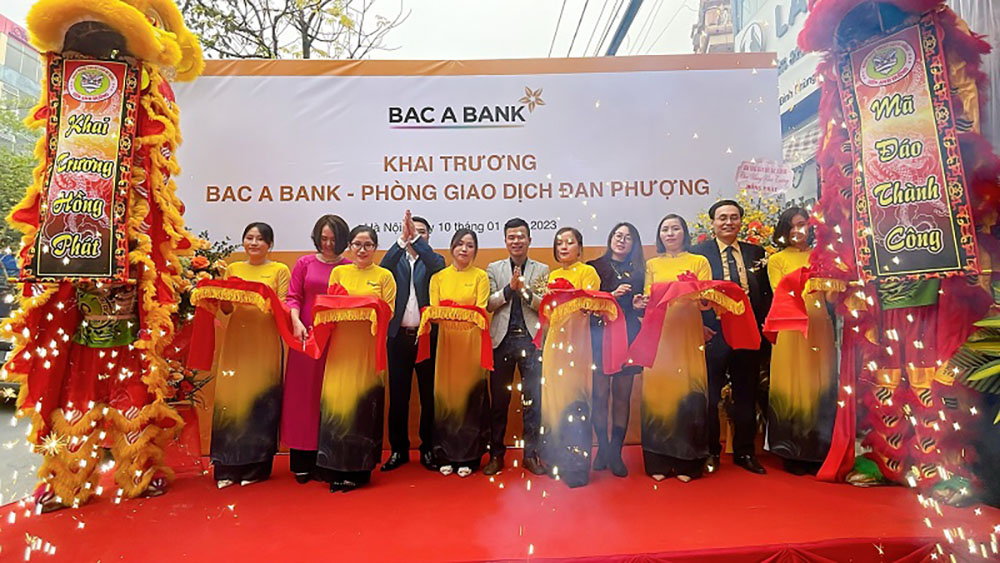 bac a bank hoai duc khai truong phong giao dich dan phuong