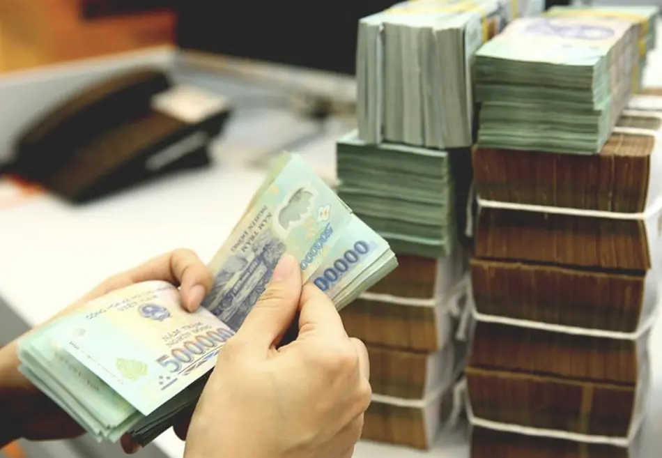 bao giay thua tien ngan hang co nen manh tay giam lai suat 145705