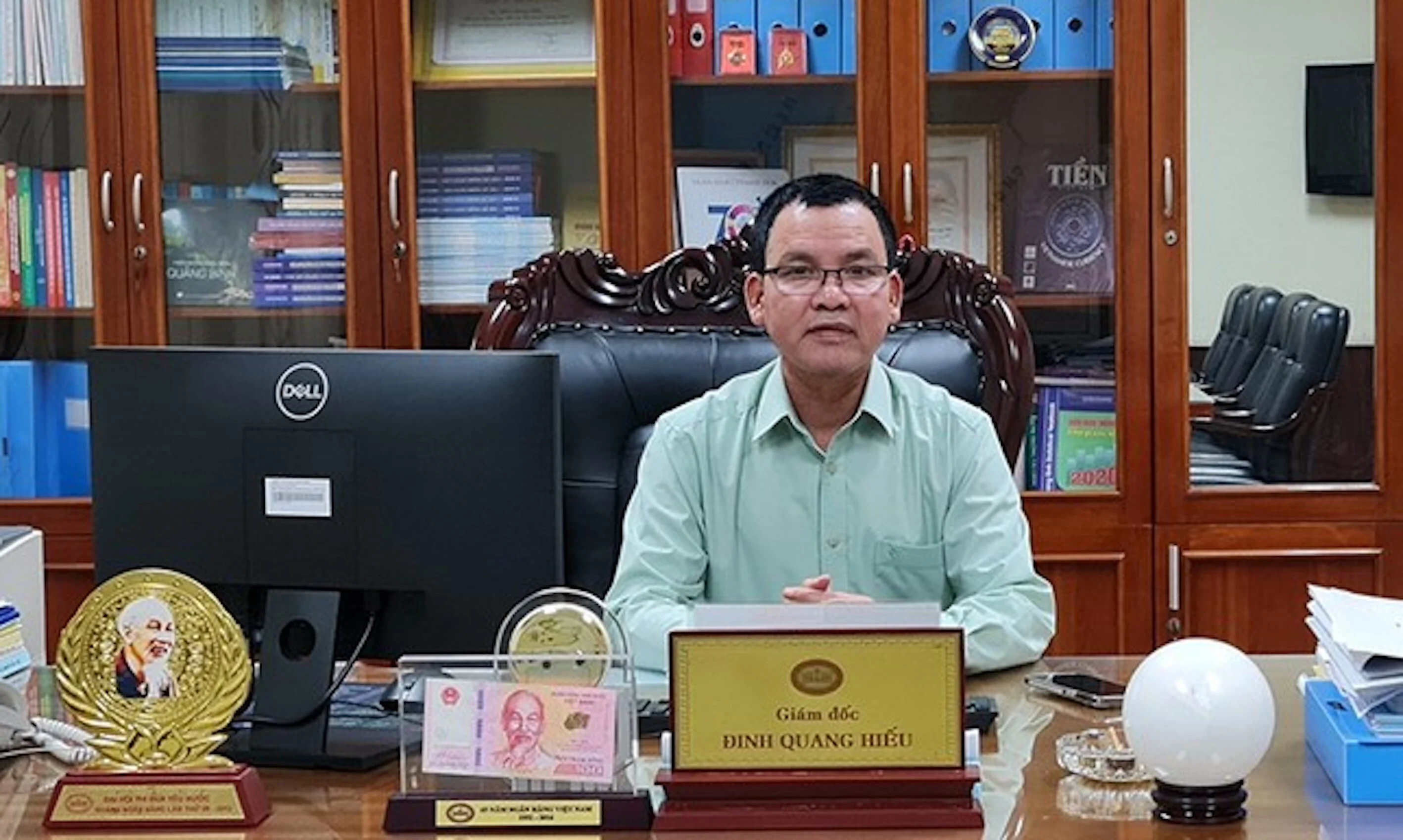 giam doc ngan hang nha nuoc quang binh xin nghi huu truoc tuoi
