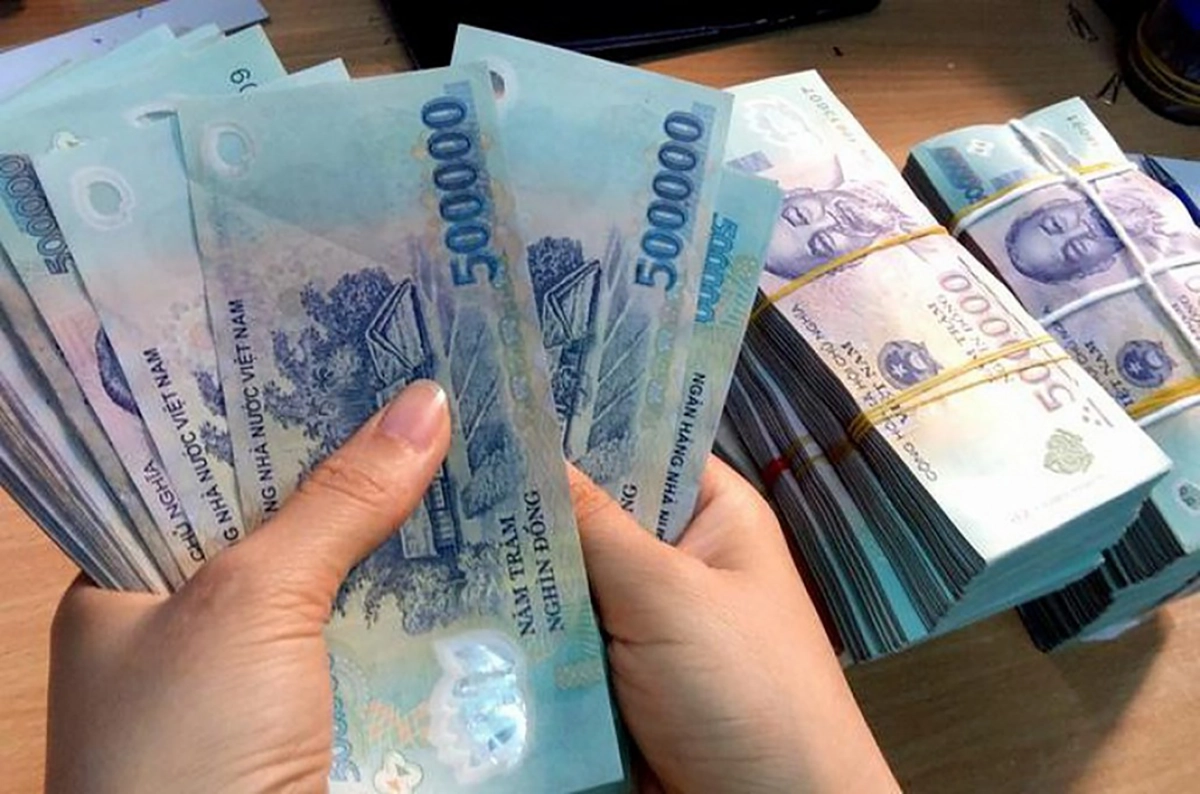 hai ngan hang lon se tiep tuc giam lai suat huy dong tu ngay mai 12 6