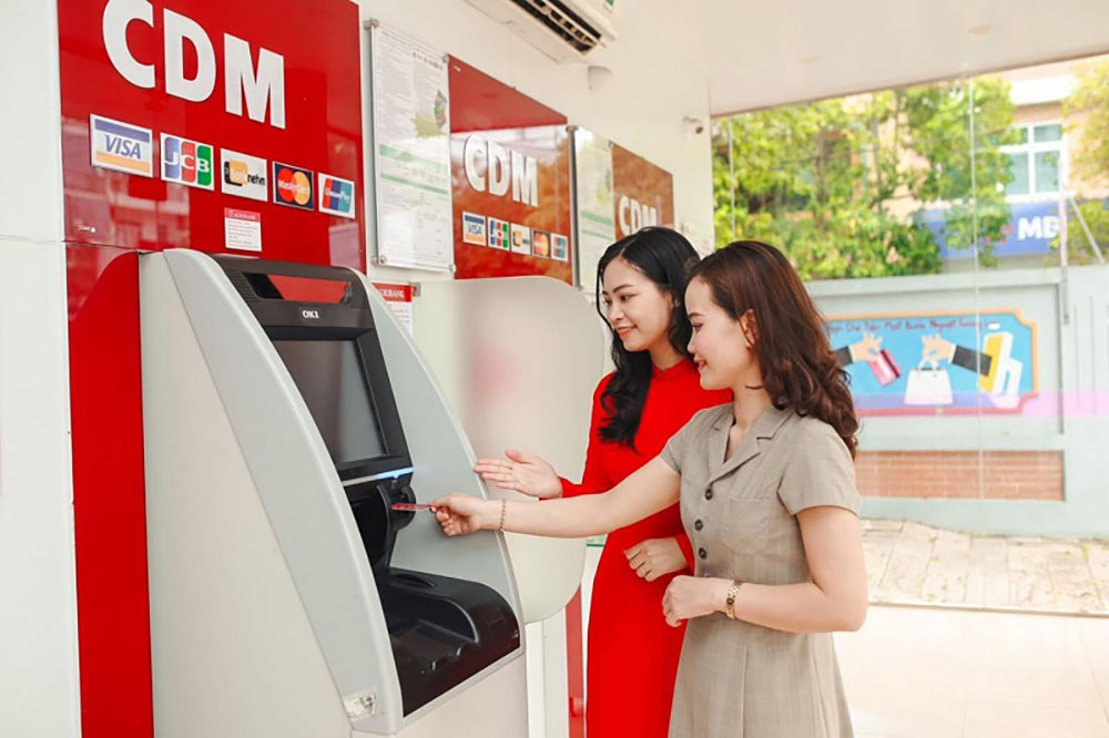 khach hang co the su dung tinh nang li xi truc tuyen tren ung dung ngan hang so