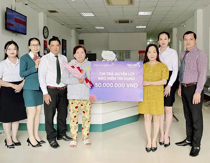 kienlongbank chi tra 225 trieu dong quyen loi bao hiem cho khach hang