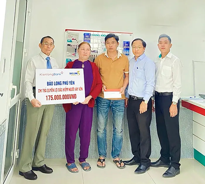kienlongbank chi tra 225 trieu dong quyen loi bao hiem cho khach hang1