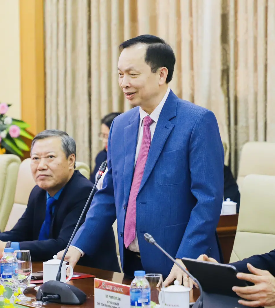 ky ket thoa thuan hop tac giua ngan hang nong nghiep va phat trien nong thon viet nam va cong doan y te viet2