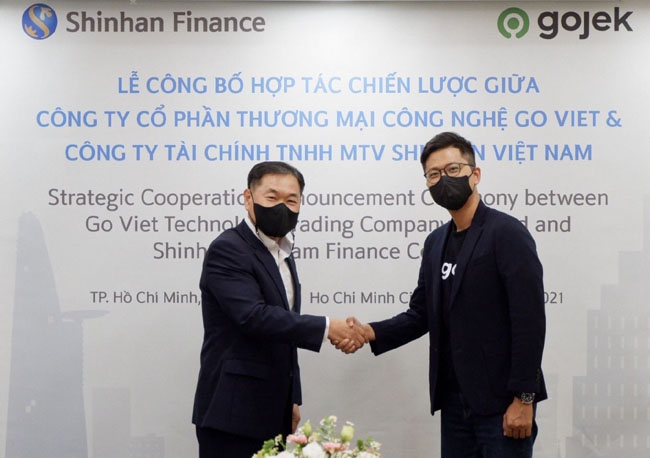 Shinhan Finance va Gojek Viet Nam cong bo hop tac chien luoc 2