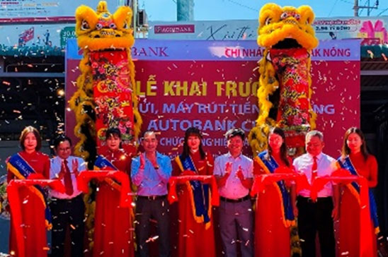 Agribank Dak Nong khai truong Ngan hang tu dong Autobank CDM