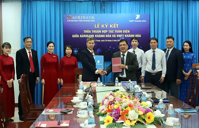 Agribank Khanh Hoa va VNPT Khanh Hoa ky ket thoa thuan hop tac toan dien