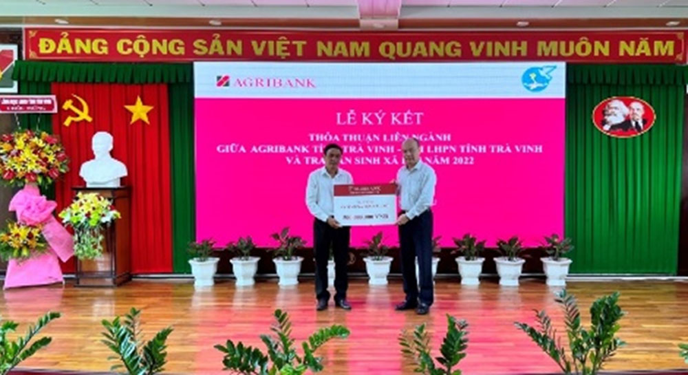 Agribank Tra Vinh ky ket hop tac voi Hoi lien hiep Phu nu tinh 2