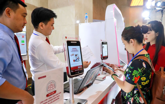 Agribank tich cuc trien khai ung dung du lieu dan cu trong hoat dong ngan hang