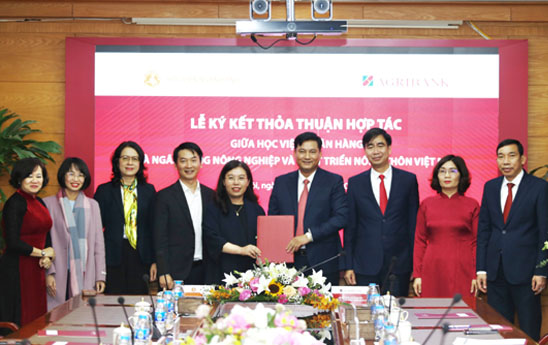 Agribank và Học viện Ngân hàng ký kết thỏa thuận hợp tác toàn diện