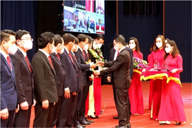 Agribank vung vang vuot qua thach thuc tiep tuc phat trien 3