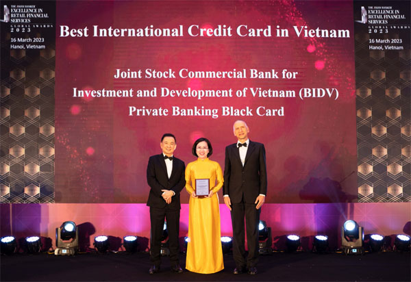 BIDV nhan 04 giai thuong danh gia do tap chi The Asian Banker 3