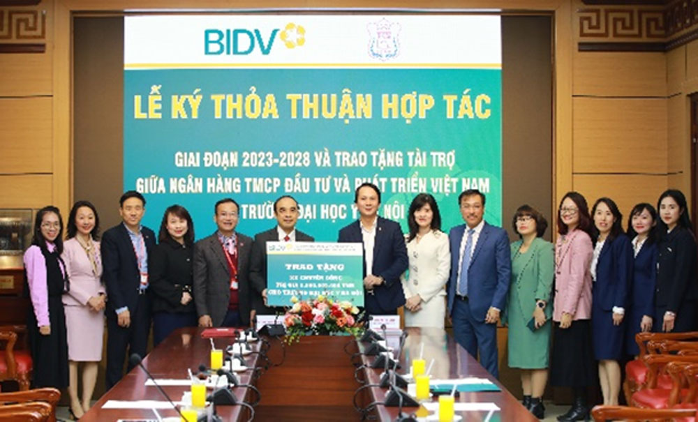 BIDV va Truong Dai hoc Y Ha Noi ky ket 2