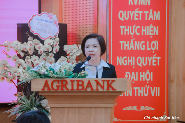Ba Ho Thi Hai Yen giu chuc Pho Giam doc phu trach dieu hanh Agribank Sai Gon 2