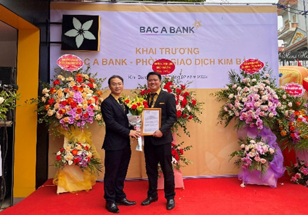 Bac A Bank Ha Nam khai truong phong giao dich Kim Bang 2