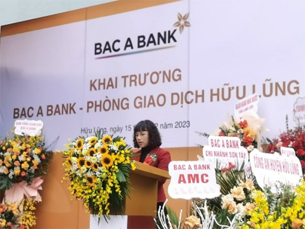 Bac A Bank Lang Son khai truong Phong giao dich Huu Lung 2