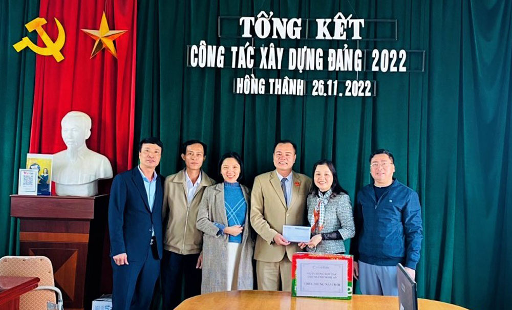 Co opBank Nghe An tham va lam viec tai 14 QTDND 2