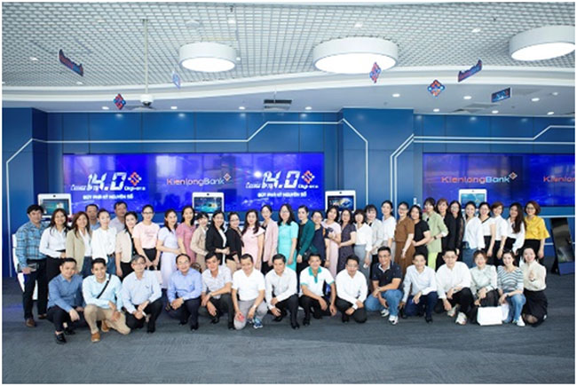 KienlongBank lan toa trai nghiem van phong All in One 3