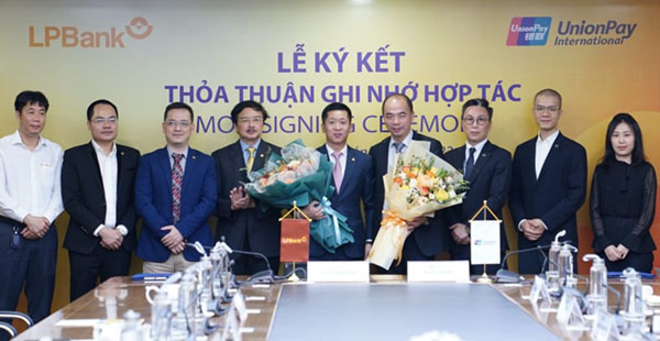 LPBank va UnionPay hop tac mo rong 2
