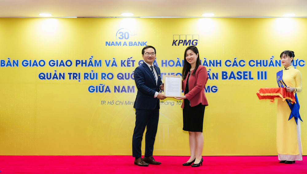 Nam A Bank phat trien ben vung dua tren 2