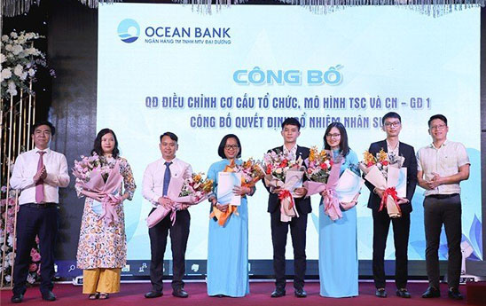 OceanBank to chuc Le bo nhiem 10 can bo tai Tru so chinh