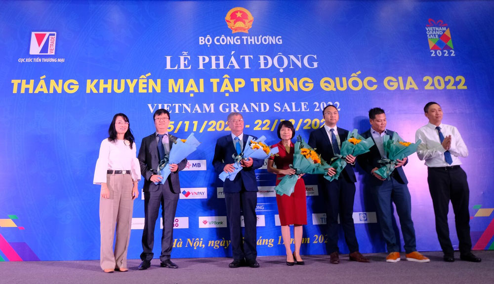 PVcomBank dong hanh cung Thang khuyen mai 2