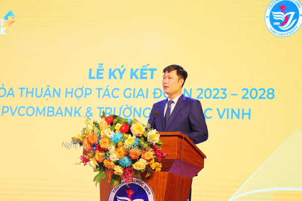 PVcomBank hop tac toan dien voi truong Dai hoc Vinh 3