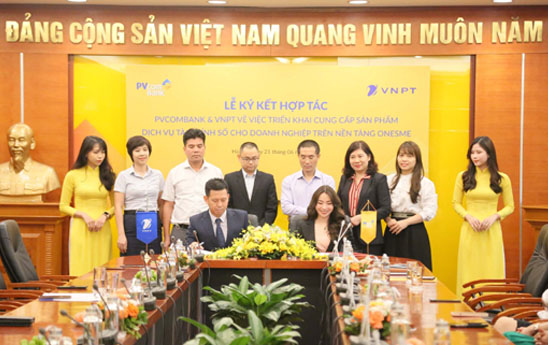 PVcomBank hop tac voi VNPT cung cap cac giai phap tai chinh so