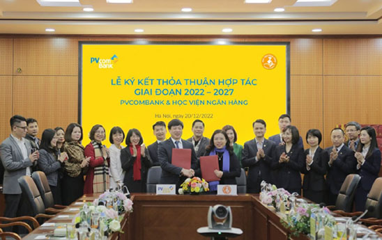 PVcomBank ky ket hop tac cung Hoc vien Ngan hang