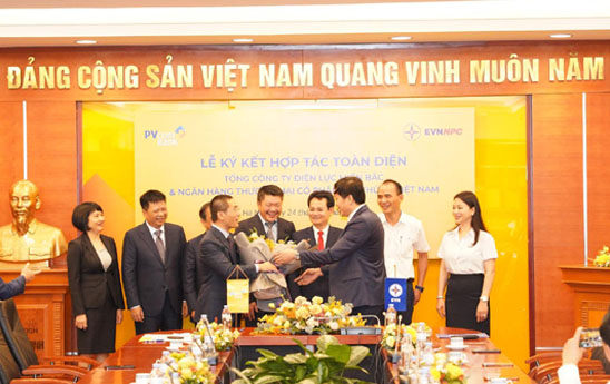 PVcomBank và EVNNPC cam kết tăng cường hợp tác, hỗ trợ, cùng nhau phát triển lâu dài bền vững