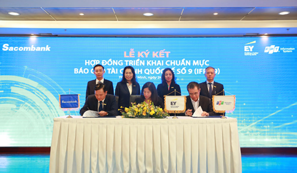 Sacombank ky ket hop dong trien khai IFRS 2