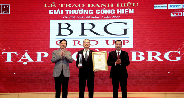 SeABank duoc Hoi Doanh nhan Tu nhan Viet Nam vinh danh voi 2 giai thuong 2